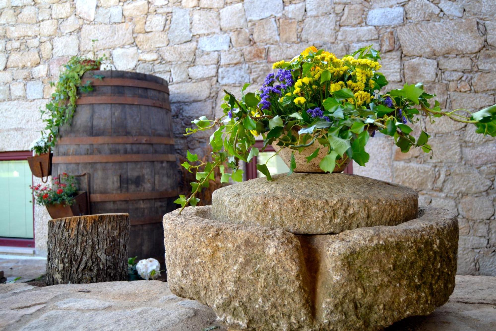 Carya Tallaya - Casas De Campo Vale das Eguas Bagian luar foto